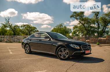 Седан Mercedes-Benz E-Class 2019 в Черновцах