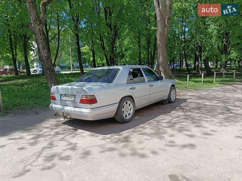 Седан Mercedes-Benz E-Class 1994 в Житомире