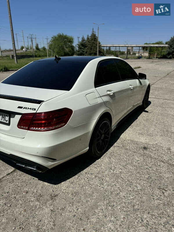 Седан Mercedes-Benz E-Class 2011 в Кривому Розі