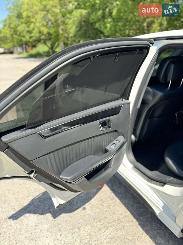 Седан Mercedes-Benz E-Class 2011 в Кривому Розі