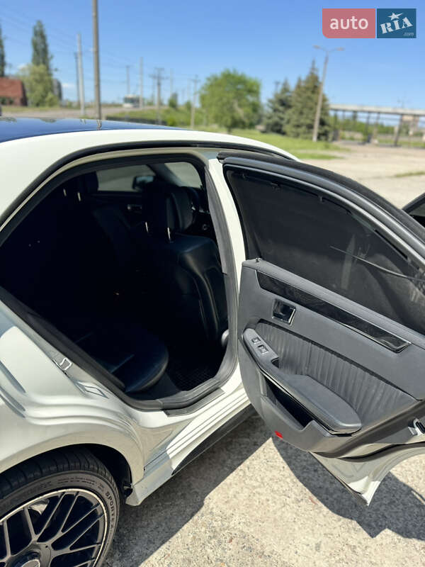 Седан Mercedes-Benz E-Class 2011 в Кривому Розі