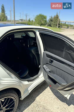 Седан Mercedes-Benz E-Class 2011 в 