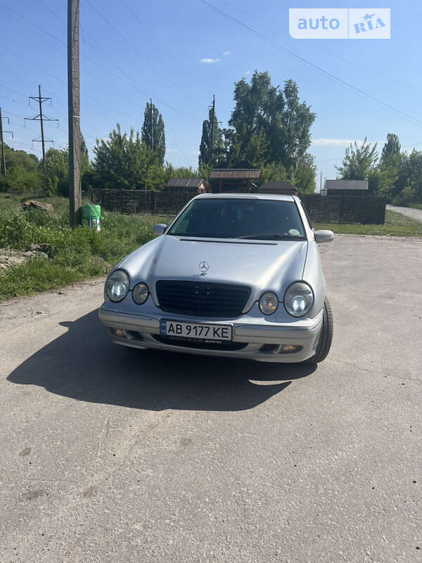 Седан Mercedes-Benz E-Class 2001 в Вінниці