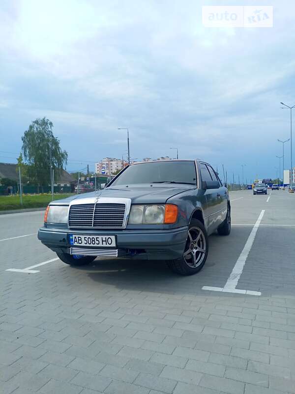 Седан Mercedes-Benz E-Class 1991 в Вінниці