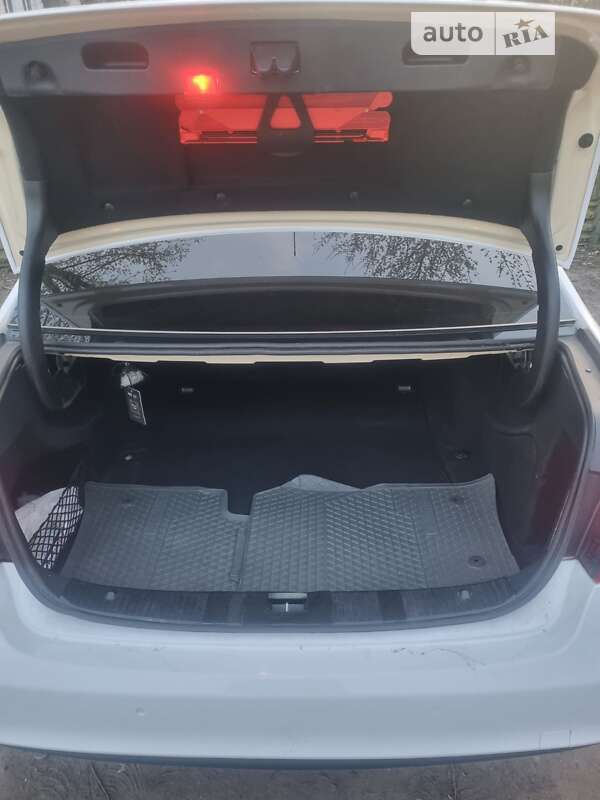 Седан Mercedes-Benz E-Class 2015 в Виннице