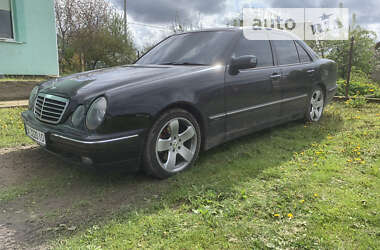 Седан Mercedes-Benz E-Class 2001 в Рівному