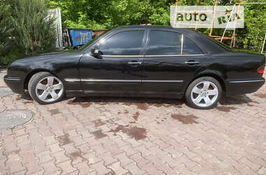 Седан Mercedes-Benz E-Class 2001 в Рівному