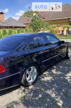 Седан Mercedes-Benz E-Class 2004 в Виноградові