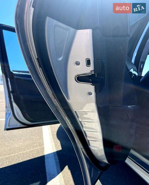 Седан Mercedes-Benz E-Class 2006 в Миколаєві фото 13 Седан Mercedes-Benz E-Class 2006 в Миколаєві