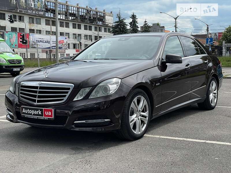 Седан Mercedes-Benz E-Class 2010 в Львове