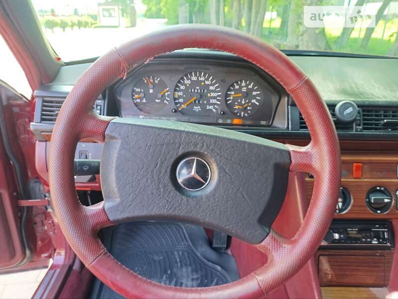 Седан Mercedes-Benz E-Class 1992 в Стрые
