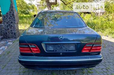 Седан Mercedes-Benz E-Class 2002 в Львове