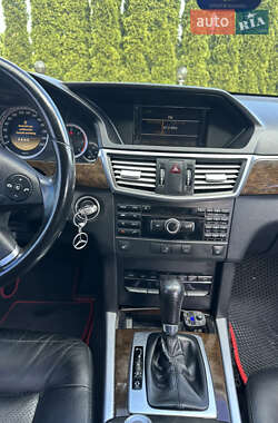 Седан Mercedes-Benz E-Class 2011 в 
