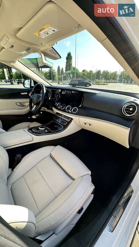 Седан Mercedes-Benz E-Class 2017 в Кременчуге