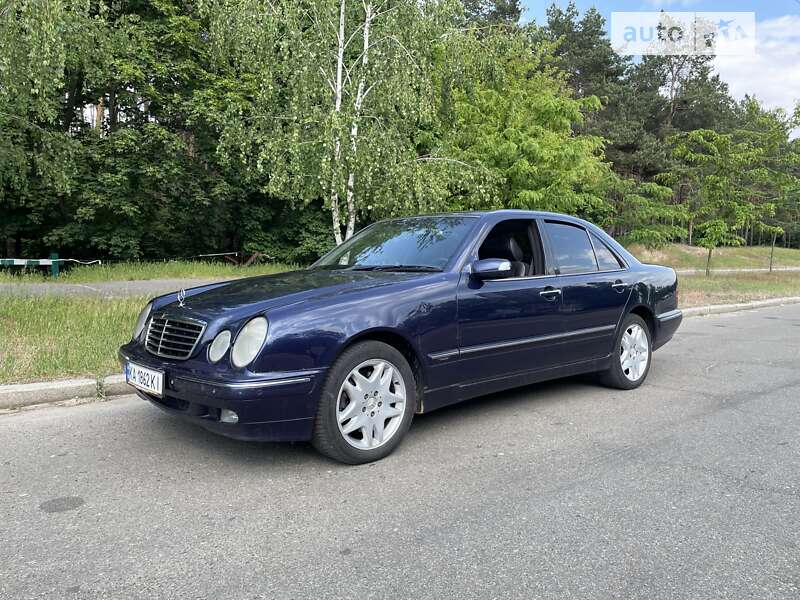 Седан Mercedes-Benz E-Class 2000 в Києві