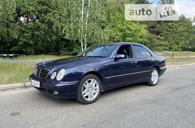 Седан Mercedes-Benz E-Class 2000 в Києві