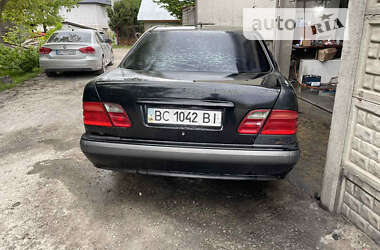 Седан Mercedes-Benz E-Class 1997 в Львові