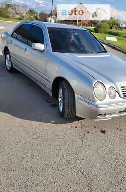 Седан Mercedes-Benz E-Class 2001 в Ратным