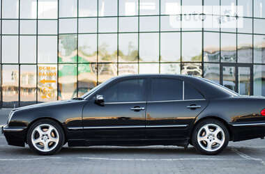 Седан Mercedes-Benz E-Class 2001 в Черновцах