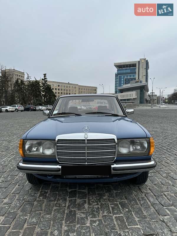 Седан Mercedes-Benz E-Class 1984 в Києві