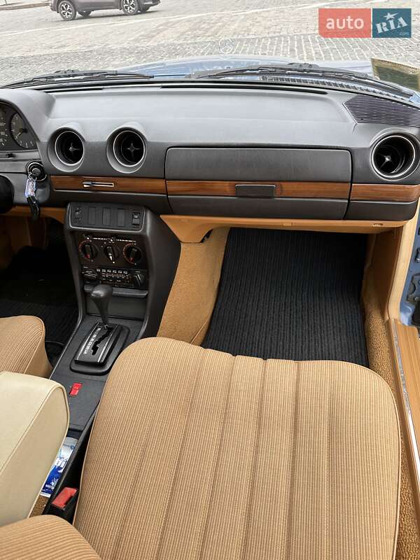 Седан Mercedes-Benz E-Class 1984 в Києві
