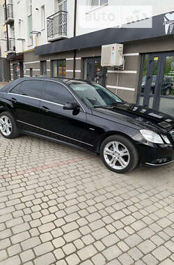 Седан Mercedes-Benz E-Class 2011 в Івано-Франківську