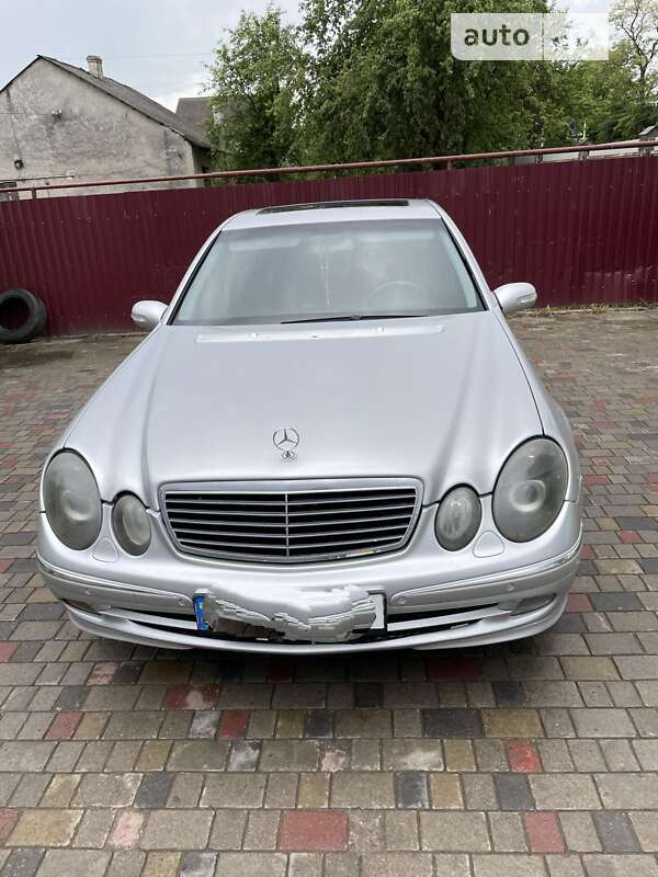 Седан Mercedes-Benz E-Class 2002 в Самборі