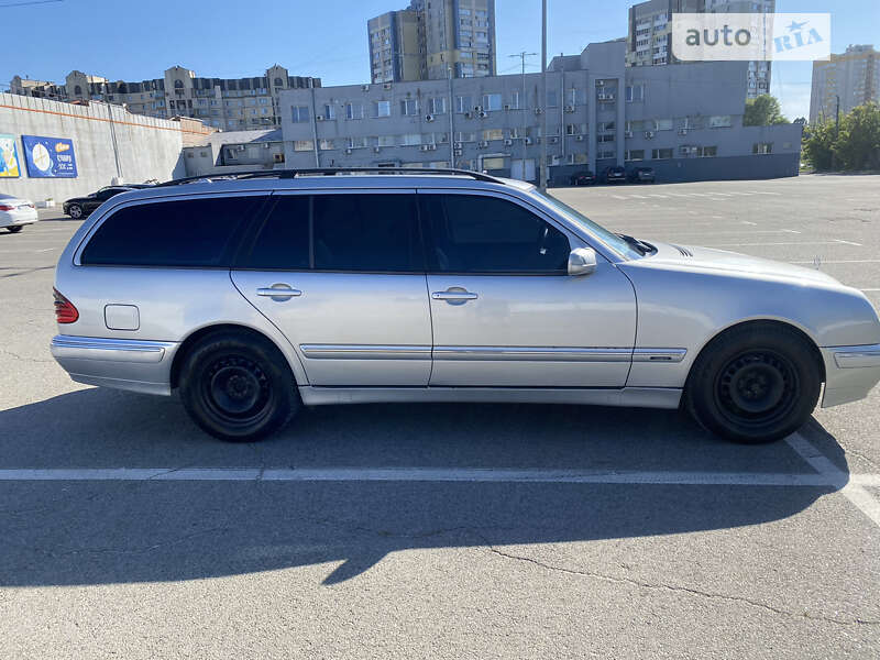 Универсал Mercedes-Benz E-Class 2001 в Киеве