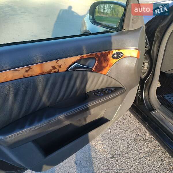 Универсал Mercedes-Benz E-Class 2004 в Погребище фото 17 Универсал Mercedes-Benz E-Class 2004 в Погребище