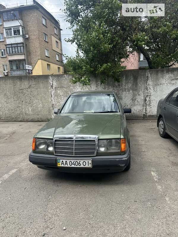 Седан Mercedes-Benz E-Class 1986 в Києві