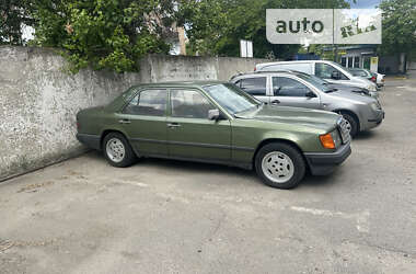 Седан Mercedes-Benz E-Class 1986 в Киеве