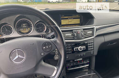 Седан Mercedes-Benz E-Class 2012 в Киеве