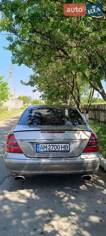 Седан Mercedes-Benz E-Class 2003 в Брусилове