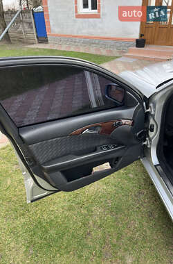 Седан Mercedes-Benz E-Class 2005 в 