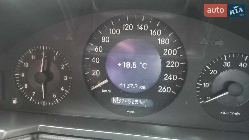 Седан Mercedes-Benz E-Class 2003 в Ивано-Франковске