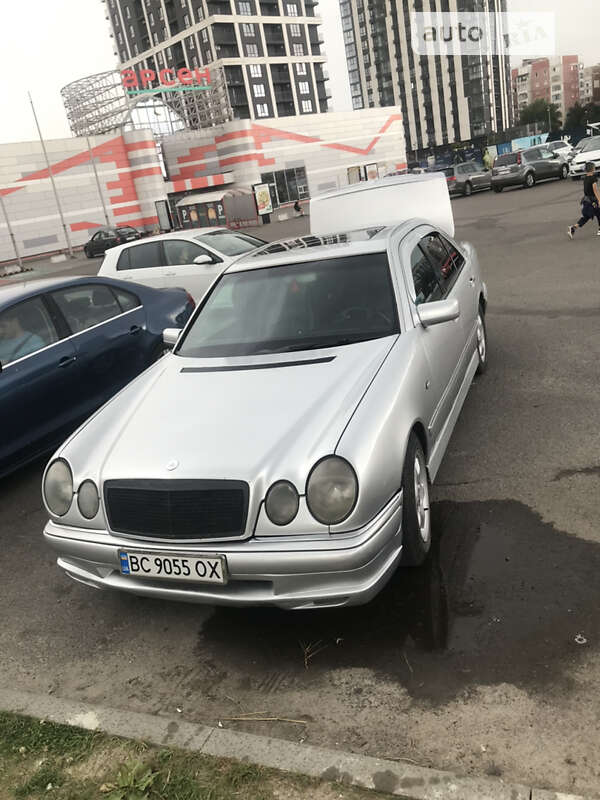 Седан Mercedes-Benz E-Class 1998 в Львові