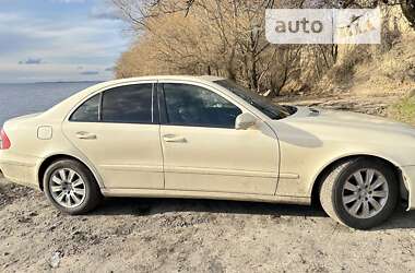 Седан Mercedes-Benz E-Class 2007 в Глобине