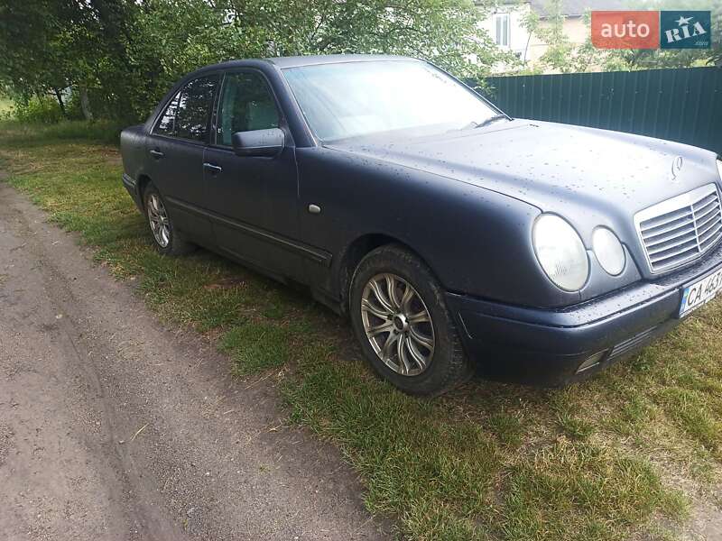Седан Mercedes-Benz E-Class 1998 в Корсуне-Шевченковском
