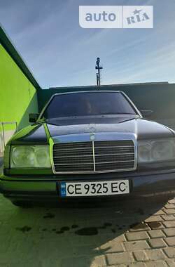 Седан Mercedes-Benz E-Class 1986 в Новоднестровске