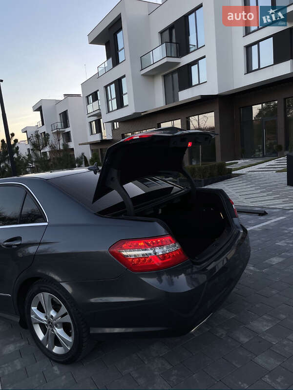 Седан Mercedes-Benz E-Class 2010 в Ужгороде