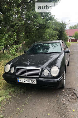 Седан Mercedes-Benz E-Class 1998 в Смілі