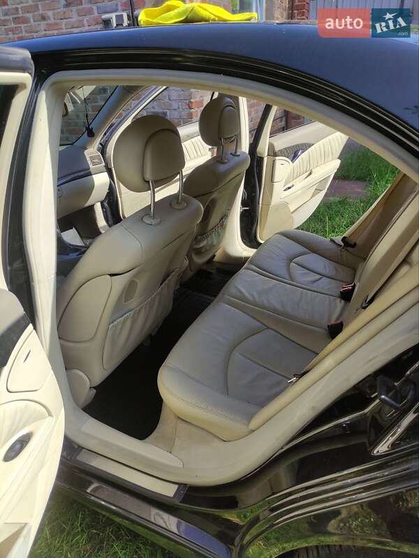 Седан Mercedes-Benz E-Class 2004 в Чернігові
