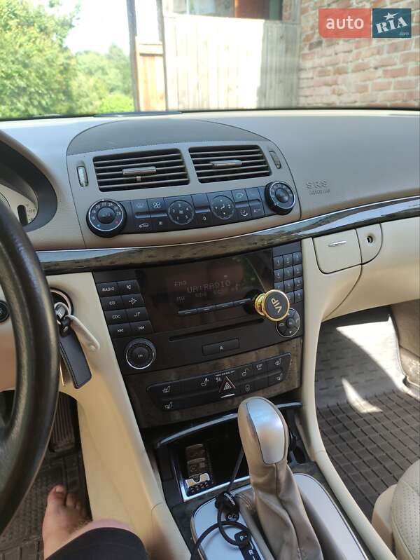 Седан Mercedes-Benz E-Class 2004 в Чернігові