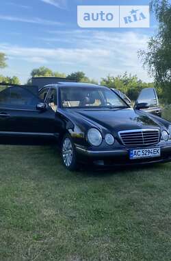 Седан Mercedes-Benz E-Class 2001 в Нововолынске