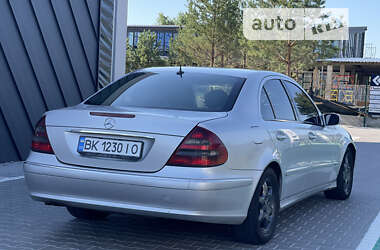 Седан Mercedes-Benz E-Class 2003 в Ровно