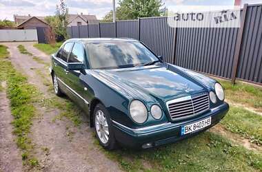 Седан Mercedes-Benz E-Class 1996 в Рокитному