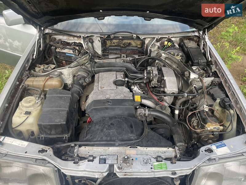 Седан Mercedes-Benz E-Class 1994 в Львове