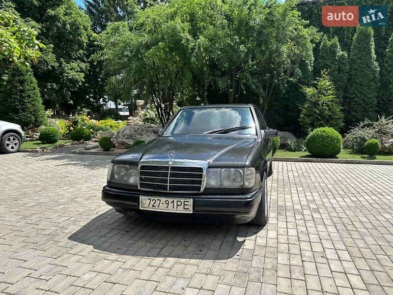 Mercedes-Benz E-Class 1989