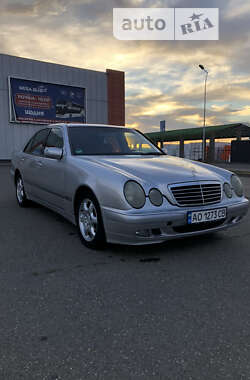 Седан Mercedes-Benz E-Class 2001 в Виноградові