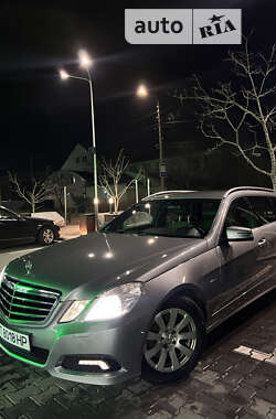 Універсал Mercedes-Benz E-Class 2010 в Чернівцях